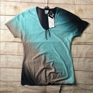 Elegant Gradient Teal and Black Short Sleeve‎ Top